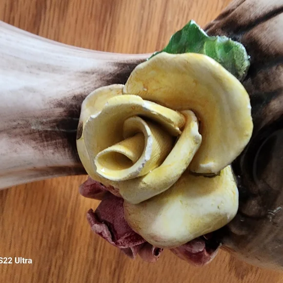 Capodimonte Porcelain Vase - Picture 5 of 5